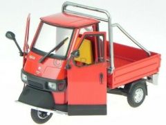 NEW68035B - Scooter de couleur rouge - PIAGGIO APE 50