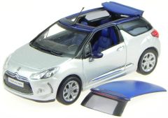NOREV155289 - Voiture cabriolet sportif CITROEN DS3 de 2013 de couleur grise capote bleue