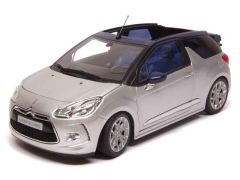 NOREV181548 - Voiture cabriolet CITROEN DS 3 couleur gris argent avec des capotes démontables