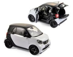 NOREV183430 - Voiture SMART ForTwo 2015 couleur blanc noir