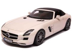 NOREV183491 - Voiture cabriolet MERCEDES BENZ SLS AMG Roadster 2011 couleur blanc métal avec capote retirable