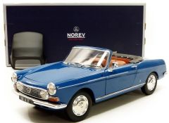NOREV184832 - Voiture cabriolet PEUGEOT 404 de 1967 couleur bleu possibilité de retirer la capote