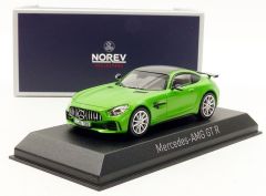 NOREV351349 - Voiture sportive MERCEDES BENZ AMG GT-R de 2017 couleur verte