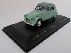 ODE028 - Voiture CITROEN 2CV de 1964 de couleur verte