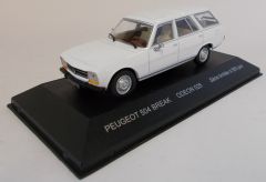 ODE025 - Voiture break PEUGEOT 504 couleur blanc édité à 500 pièces
