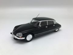 ODE076 - Voiture berline de couleur Noire - CITROEN DS 23 Pallas