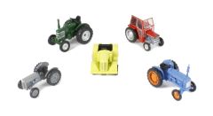 OXF76SET33 - Collection de tracteurs anciens avec boite vitrine