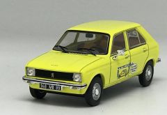 ODE128 - Voiture de 1972 couleur jaune limitée à 504 pièces -  PEUGEOT 104  3m58 la 4 portes la plus courte