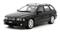 OT1013 - Voiture de 2001 couleur noir - BMW E39 540 Touring Pack M