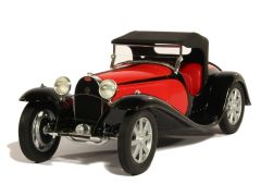 PANTHEON002 - Voiture sportive BUGATTI Type 55 Roadster couleur rouge et noire éditée à 150 pièces modèle en résine