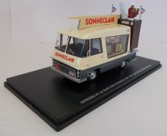 PER218 - Véhicule publicitaire CITROEN HY Le Bastard GPE 1962 aux couleurs Sonneclair édité à 200 pièces modèle en résine
