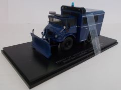 PER729 - Véhicule  de couleur bleu MERCEDES Unimog U 406 édité à 150 pièces modèle en résine