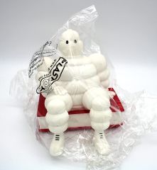 PLAST80008 - Tirelire du personnage BIBENDUM de dimension H18 cm X L16 cm X P17 cm