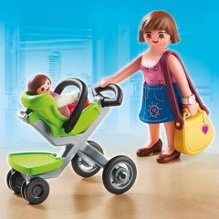 PLAY5491 - Maman avec son enfant , poussette et accessoires - Contient : 16 Pièces