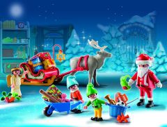 PLAY5494 - Calendrier de l'avent L'atelier de jouets du Père Noël avec ses lutins et son trainau - Contient : 101 Pièces