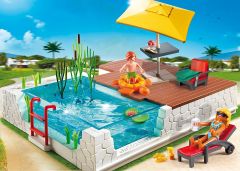 PLAY5575 - Piscine avec terrasse , baigneur et accessoires PLAYMOBIL - Contient : 30 Pièces