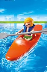PLAY6674 - Enfant Et Kayak avec accessoires - Contient : 4 Pièces