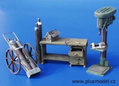 PLS094 - Ensemble d'équipement d'atelier en kit à assembler et à peindre pour maquette
