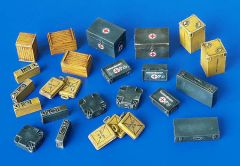 PLS4023 - Lot de caisses médicals et à munitions allemandes miniatures à peindre avec décalcomanies incluses pour maquette