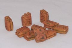 PLS416 - Ensemble de 10 jerricans anglais WW II miniatures à peindre pour diorama