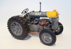 PLS448 - Tracteur FORDSON N-BIG en kit à assembler et à peindre