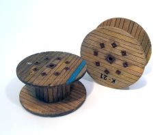 PLS456 - Ensemble de 2 bobines miniatures vides diamètre 50 mm à peindre et à monter pour maquette