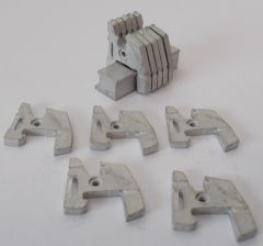 PMAA-012 - Ensemble de 10 masses miniatures avec support à peindre pour tracteur FIAT