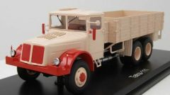 PRX47029 - Camion porteur plateau TATRA 111 de couleur beige