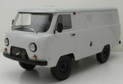 PRXPCL47071 - Véhicule utilitaire UAZ 452 de couleur blanc