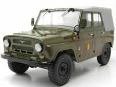 PRXPCL47087 - Voiture 4x4 de l'armée allemande UAZ 469