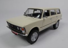 MAGPCFI125P4X4W - Voiture de couleur beige – FIAT Polski 125P 4x4