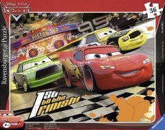 RAV063956 - Puzzle Cadre de 36 Pièces Dimensions : 30x30 cm du dessin animé  CARS