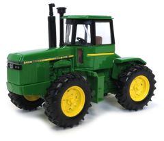 ERT45586 - Tracteur JOHN DEERE 8450 avec jumelages