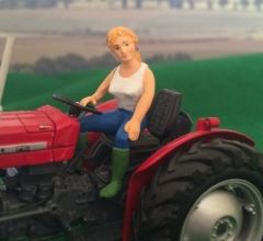 WM083P - Figurine conductrice de tracteur Blonde -  PAMMY