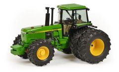 SCH7633 - Tracteur jumelées arrière - JOHN DEERE 4850