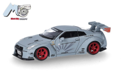 MIC87MC000008 - Voiture de 2007 de couleur gris - NISSAN GTR 35