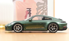 NOREV127552 - Voiture de 2023 de couleur vert malachite métallisé - PORSCHE 911 ST