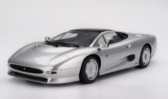 TSM120015 - Voiture de 1992 de couleur argent - JAGUAR XJ220 SPA