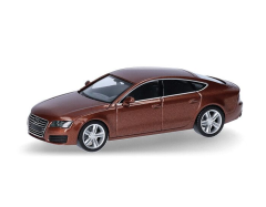 HER034470-002 - Voiture de couleur marron métallisé – AUDI A7
