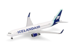HER539241 - Avion de ligne commerciale – BOEING 767-300 Icelandair Borreal bande bleue sur la queue