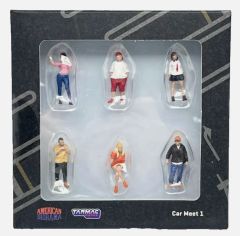 T64F-003-OR - Figurine d'un rassemblement de voitures - 6 personnages