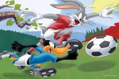 TRF17222 - Puzzle  LOONEY TUNES - Bugs Bunny et Daffy Duck jouant au foot 60 pièces - Dimensions : 33 x 22 cm