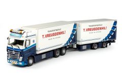 TEK64291 - Camion Porteur MERCEDES Actros Gigaspace avec remorque aux couleurs du transporteur T. VREUGDENHIL