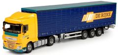 TEK70140 - Camion 4x2 DAF Euro 6 XF Space Cab 4x2 et remorque bachée 3 essieux Tautliner aux couleurs De Rijke