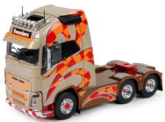 TEK70943 - Camion 6x2 solo VOLVO FH04 Globetrotter XL aux couleurs Sworders