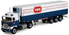 TEK71569 - Camion 4x2 MACK F700 avec semi réfrigérante aux couleurs des transports Dijco