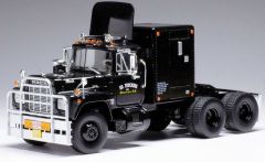 IXOTR100 - Camion solo de 1966 couleur noir - MACK R-Series avec cabine arrière 6x4