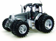 UH2894 - Tracteur Louisville Show Jumelés Mc Cormick MTX145 de couleur Chromé
