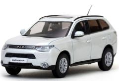 VIT29391 - Voiture 4x4 MITSUBISHI Oultander couleur blanc