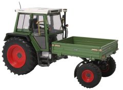 WEI1008 - Tracteur équipé d'un plateau porte outil FENDT 360GT